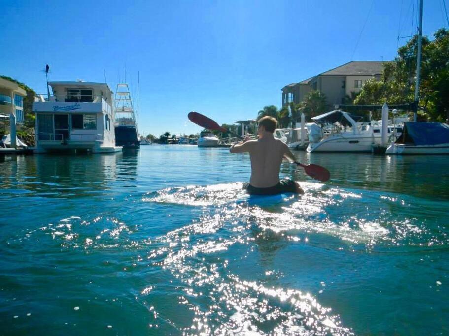 غولد كوست Broadwater Canal Frontage-Runaway Bay-Boat Ramp المظهر الخارجي الصورة