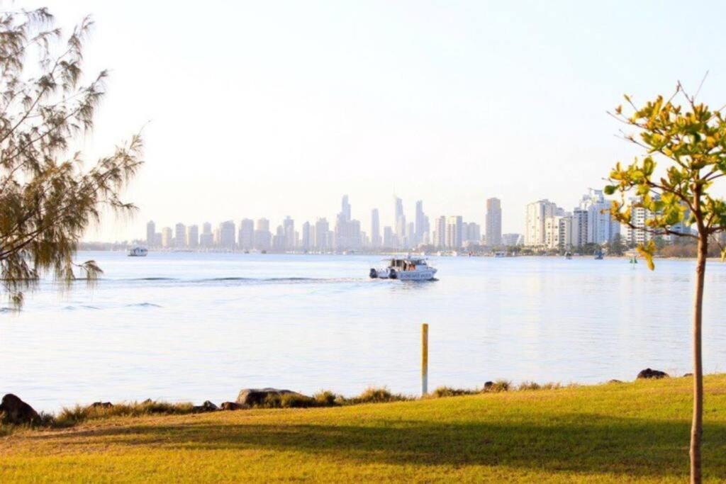 غولد كوست Broadwater Canal Frontage-Runaway Bay-Boat Ramp المظهر الخارجي الصورة